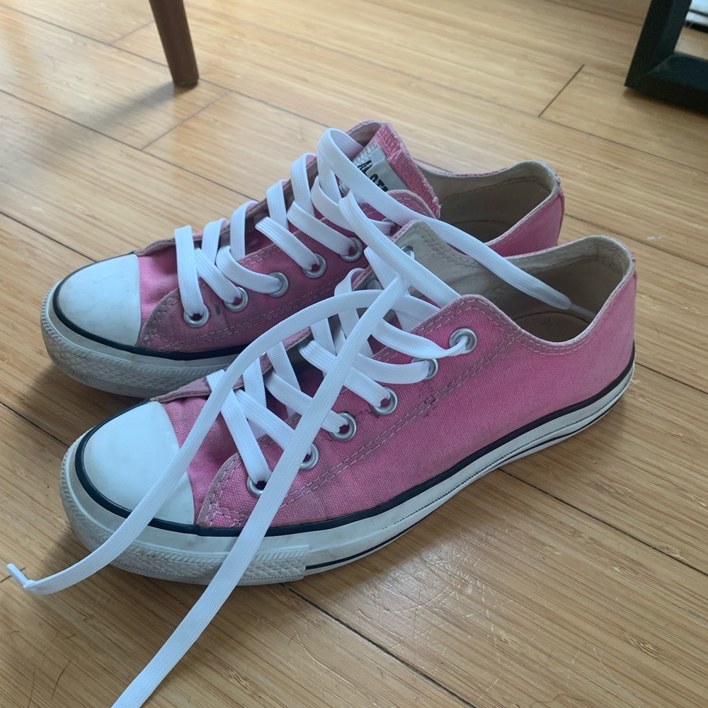Pink converse